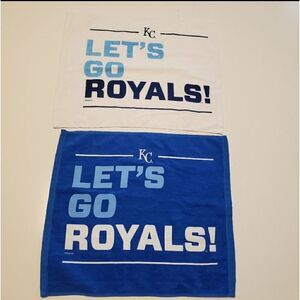 NEW 2 KANSAS CITY ROYALS FLAG WAVING BLUE TOWELS